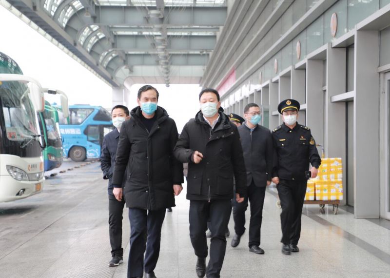 局領(lǐng)導(dǎo)至常州汽車站開展節(jié)前一線服務(wù)窗口走訪和安全、防疫督查